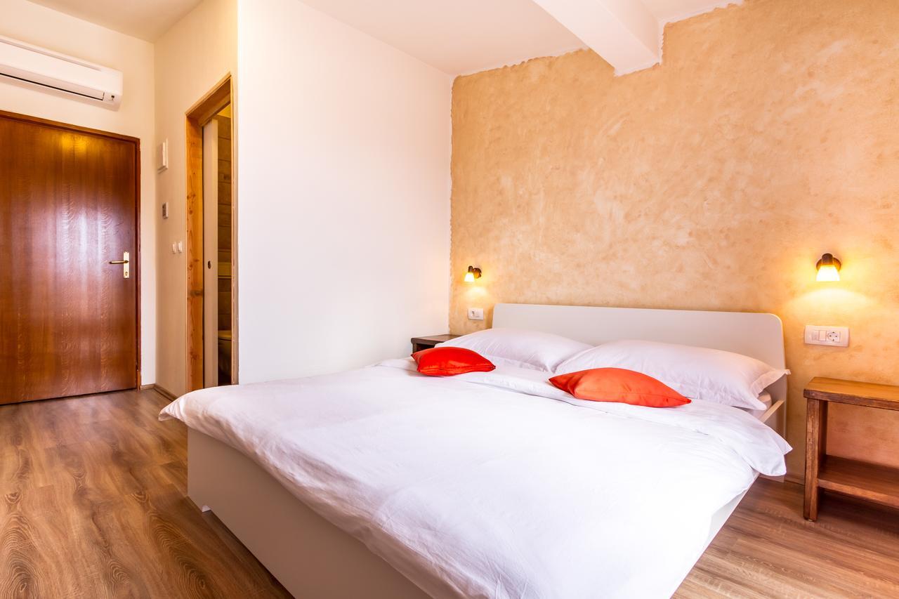 B&B Tonivale Skrbčići Eksteriør billede